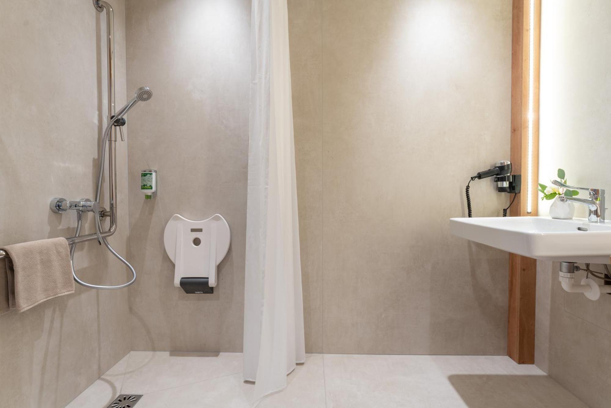 Eee Hotel Eberstalzell Екстериор снимка