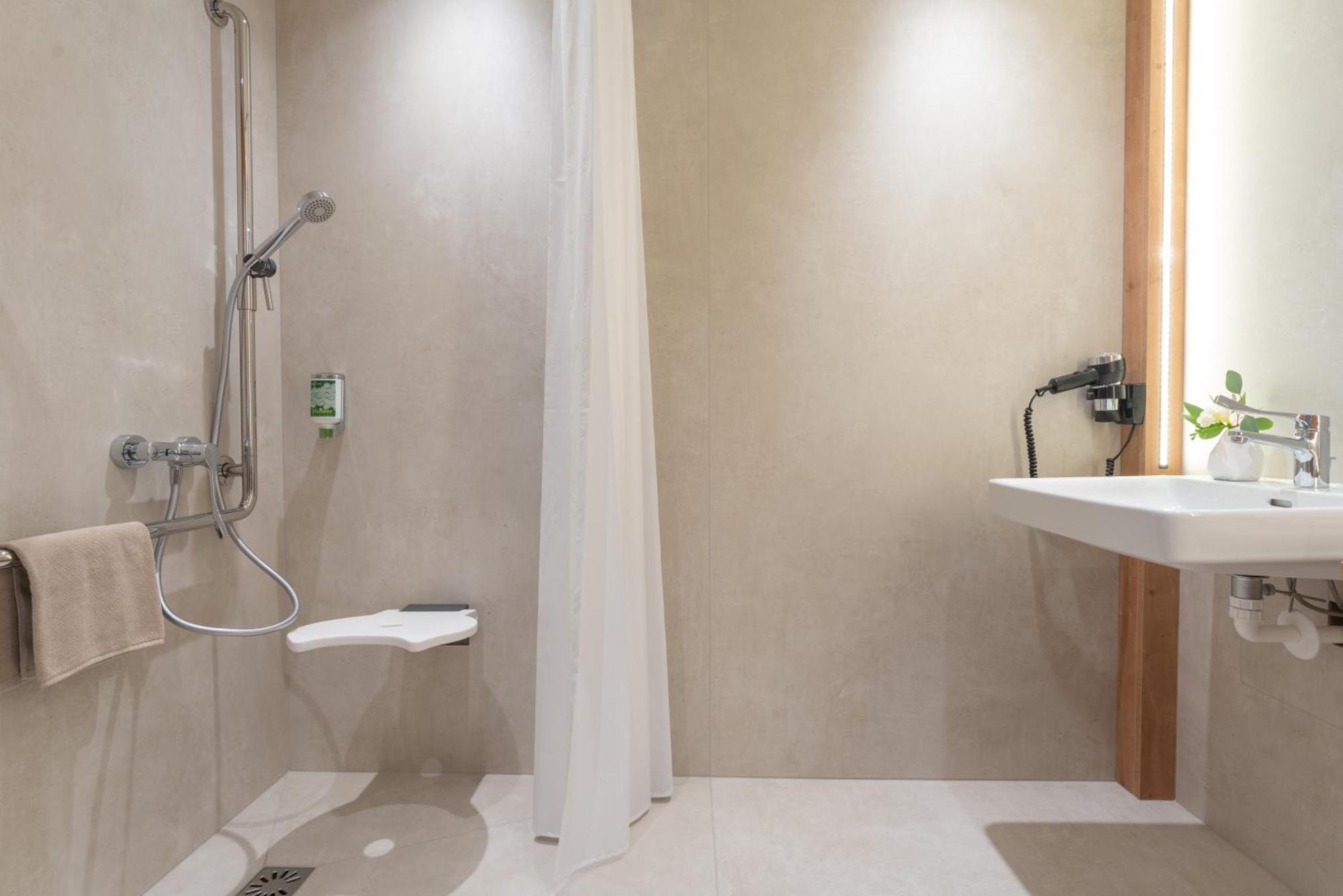 Eee Hotel Eberstalzell Екстериор снимка